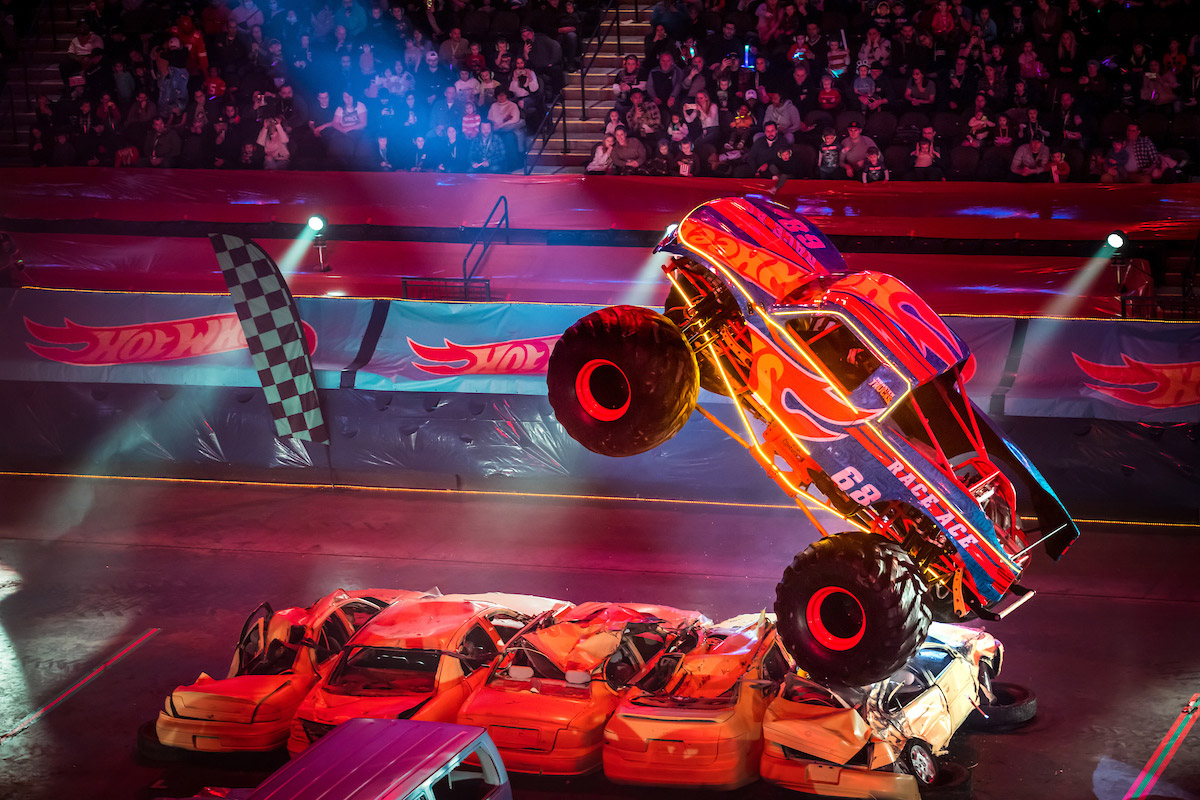 Hot Wheels Monster Trucks Live™ Glow Party™ 2023 Будапеща