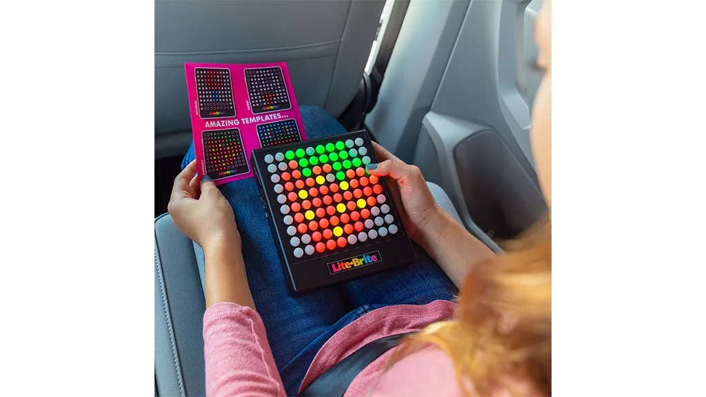 Новото поколение Lite-Brite предлага още повече възможности за игра