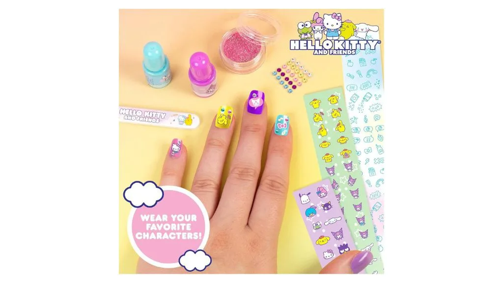 Този комплект за ноктопластика на Hello Kitty прави маникюрите вълшебни