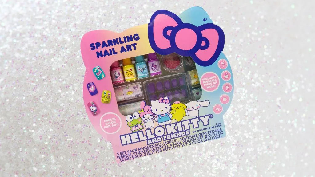 Този комплект за ноктопластика на Hello Kitty прави маникюрите вълшебни