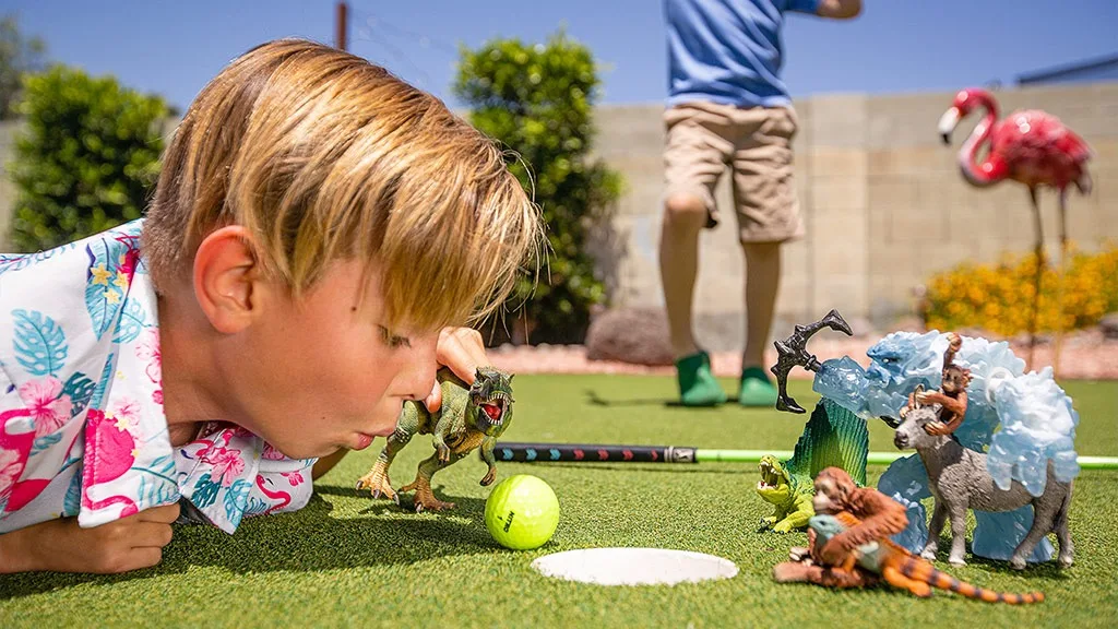 Децата могат да се присъединят към Дино отбора в играта Schleich Dinosaurs: Mission Dino Camp