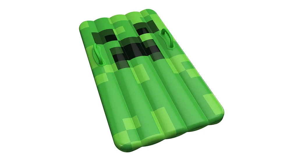 Playview Brands представя надуваеми играчки Minecraft и NERF за задния двор.