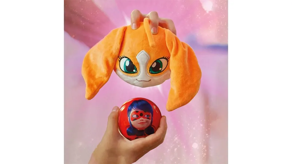 Тези играчки Miraculous: Ladybug и Cat Noir са перфектни за малките герои.