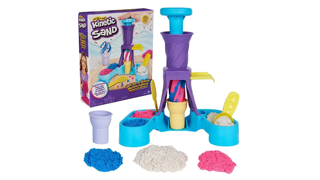 Викам, ти викаш за станцията за приготвяне на сладолед от Kinetic Sand.