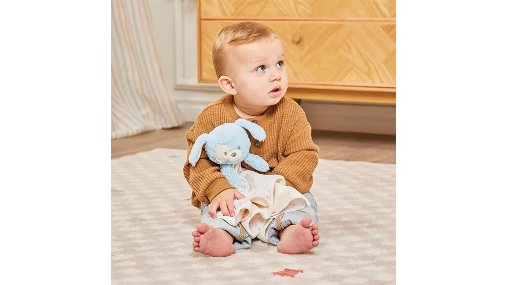 Играчка: GUND, едно обичливо, устойчиво меко плюшено