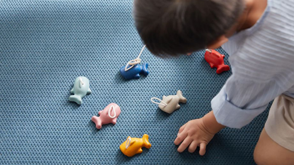 Играчките на PlanToys откриват големите приключения на открито по непознат начин