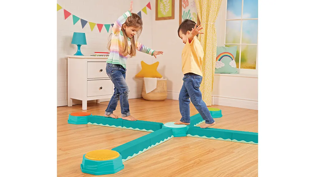 Играчка Презентация: B-Toys комплект за баланс и строителство