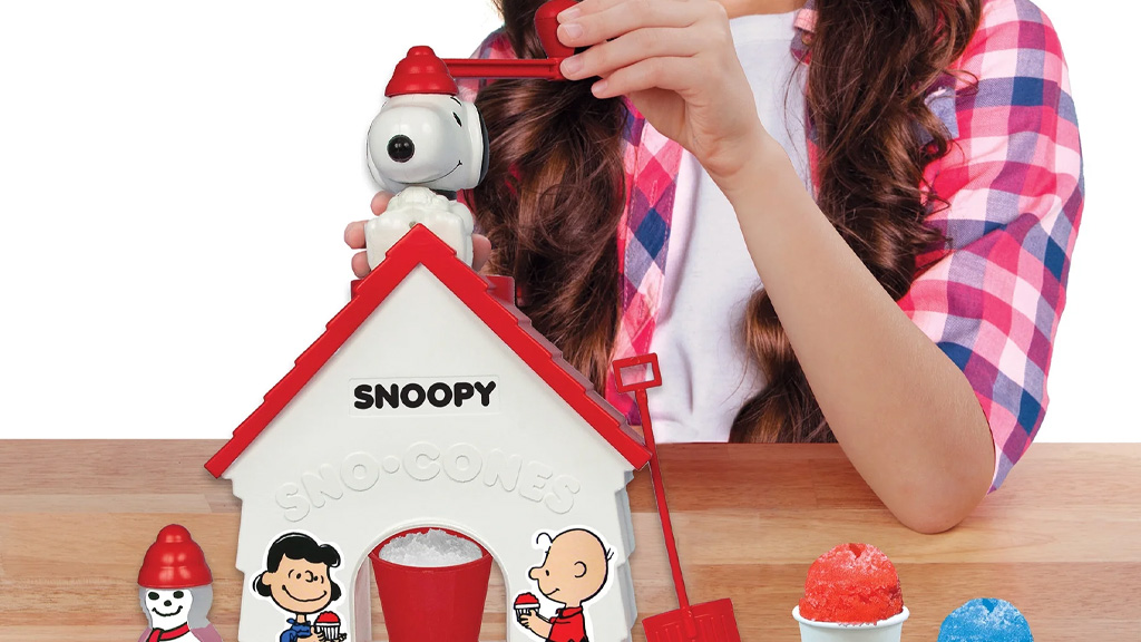 Игрална демонстрация: Cra-Z-Art Snoopy машина за ледена настъргана