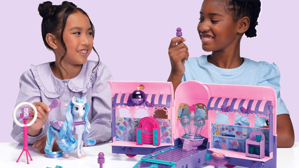 Игрална демонстрация: Jakks Pacific Wild Manes Perla Клубна къща комплект