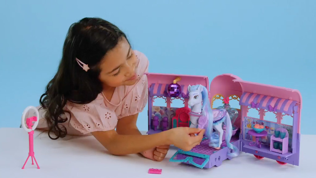 Игрална демонстрация: Jakks Pacific Wild Manes Perla Клубна къща комплект