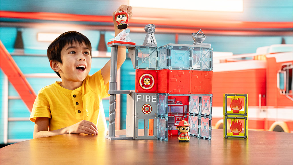 Moose Toys представя магнитните строителни комплекти Tile Town