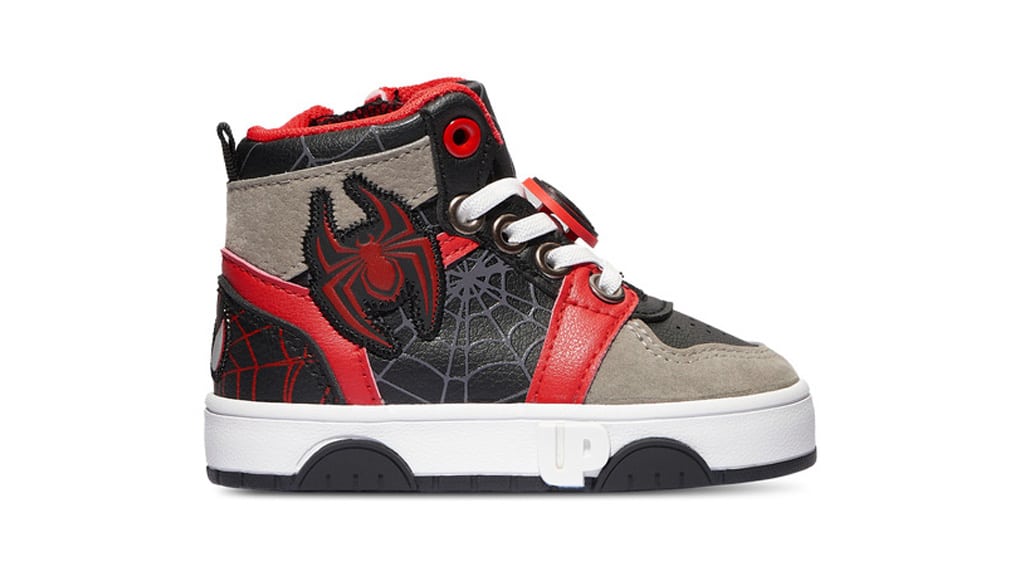 Децата могат да се хвалят с новите обувки на Miles Morales, Spider-Man