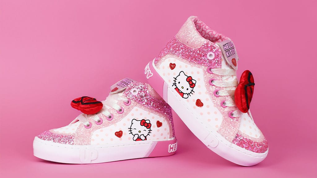 Новите обувки Hello Kitty от Ground Up са стилни в розово