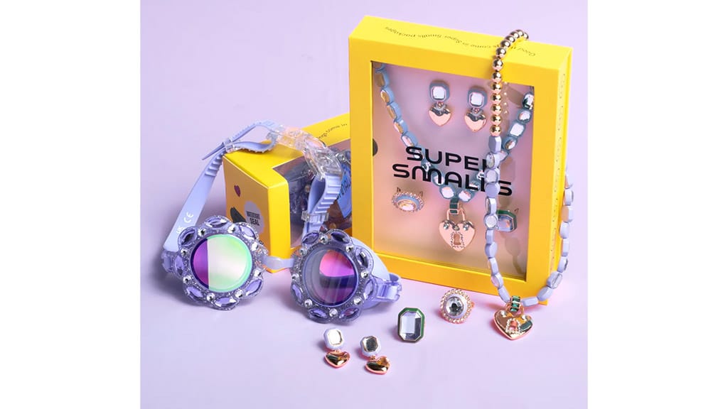Направи цялата стая блестяща с комплектите за бижута Super Smalls с лавандулова мъгла.