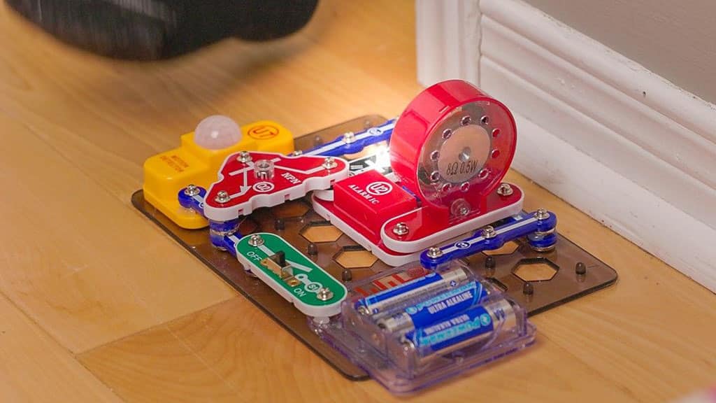 Snap Circuits шпионски комплект за игра