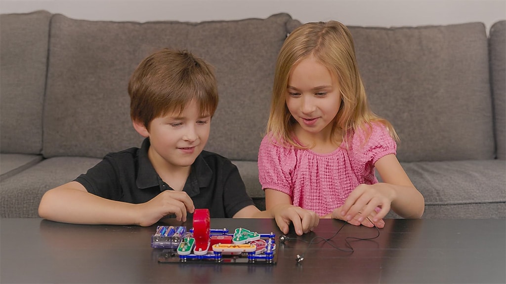 Snap Circuits шпионски комплект за игра
