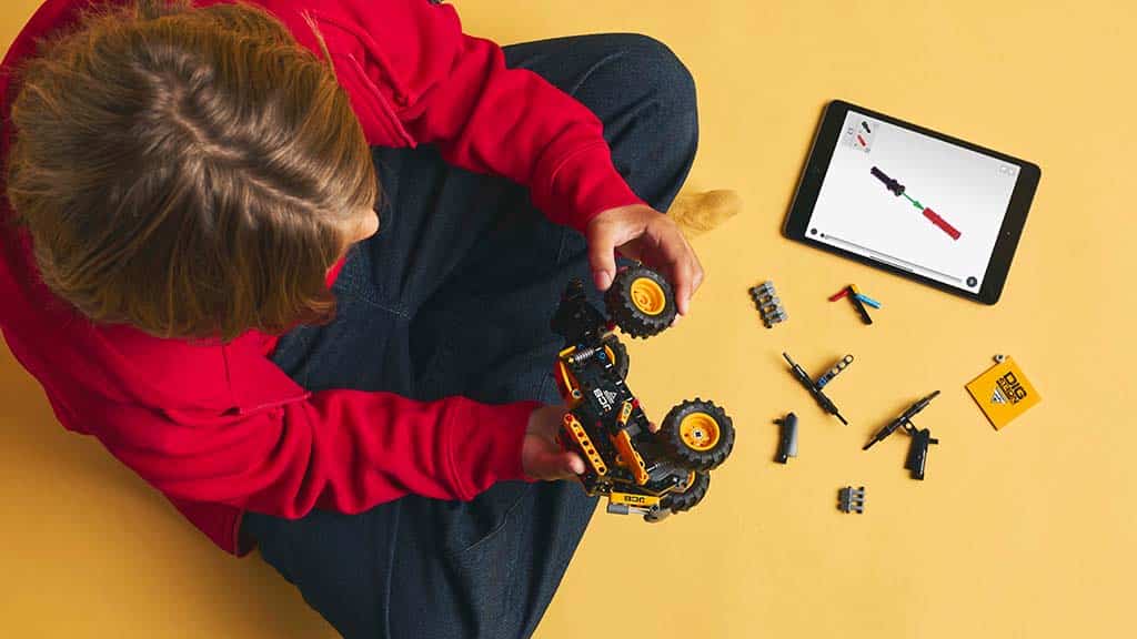 JCB DIGatron подобрява серията Technic на LEGO Group