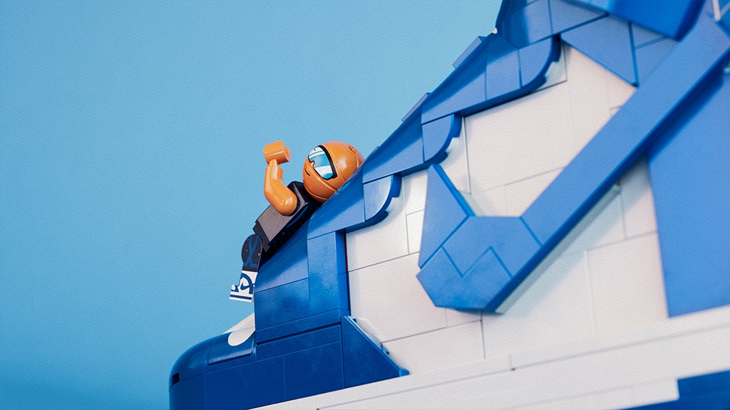 Nike и LEGO Група обединяват баскетбола и строителните блокчета