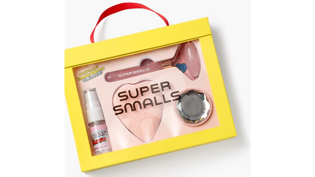 Този комплект Super Smalls превръща GRWM рутините в игра