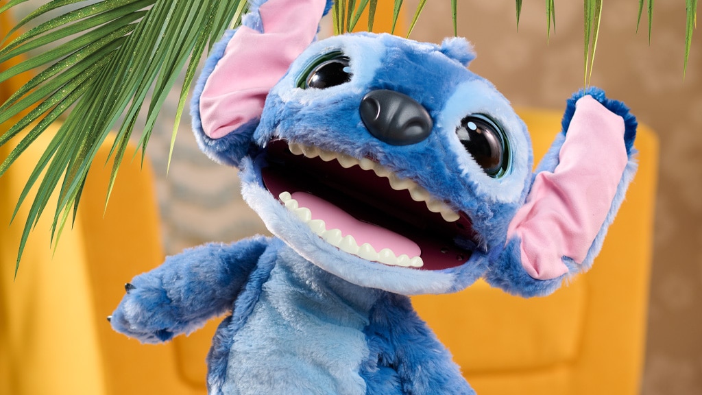 Новата интерактивна плюшена фигурка Stitch на Just Play предлага извънземни вълнения