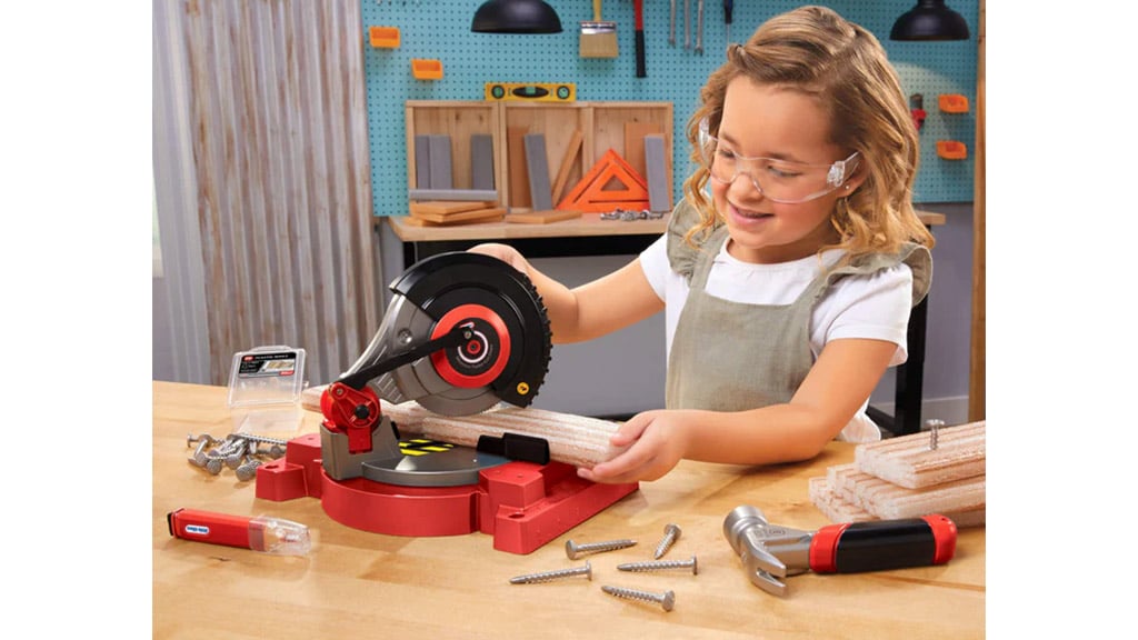 Строй и печи: Little Tikes комбинира реални умения с детски играчки