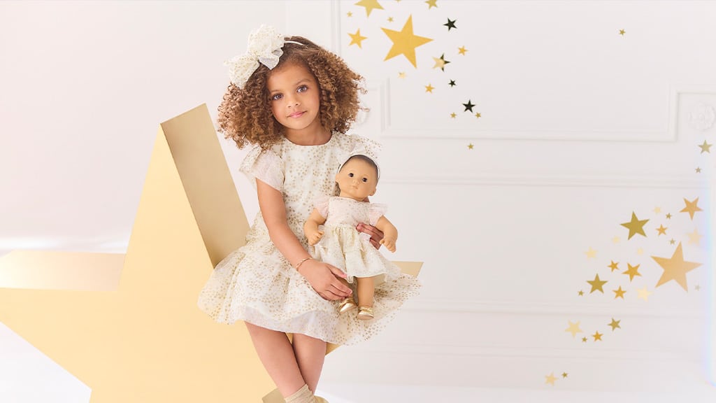 Janie и Jack се обединиха с American Girl за блестяща празнична колекция.
