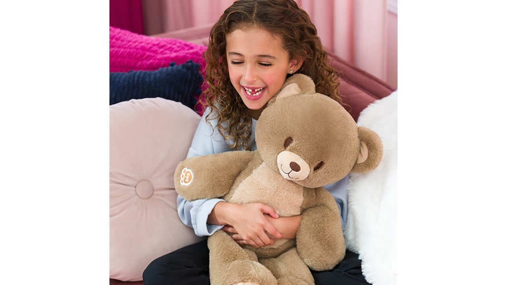 Плюшени играчки с топла прегръдка на Build-A-Bear отново са тук.