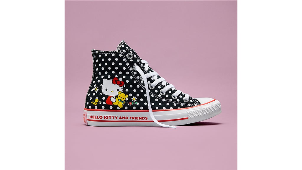 Тази нова колекция Hello Kitty Converse е сладка от глава до пети.