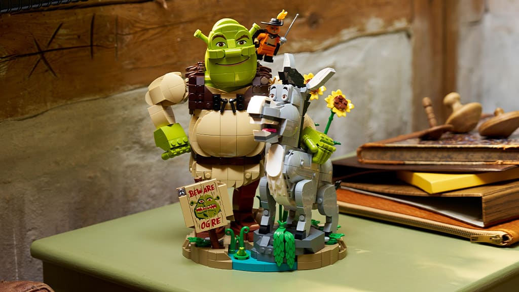 Пренеси блатото на рафта си с този LEGO комплект Шрек.