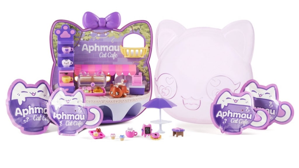 Bonkers Toys представя новите плюшени играчки Aphmau MyStreet.