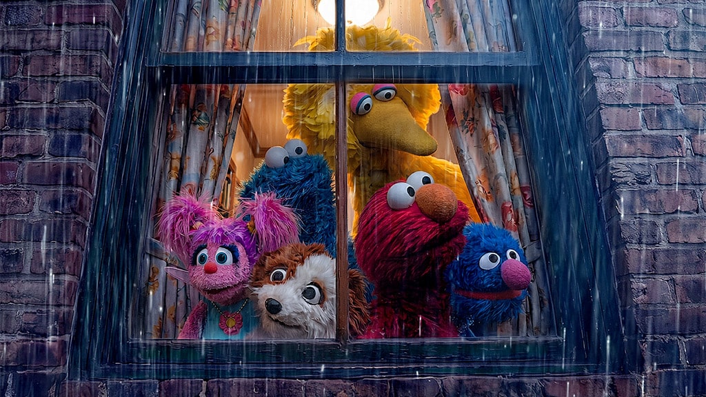 Новото специално издание на Sesame Street помага на децата да преминат през бурния период