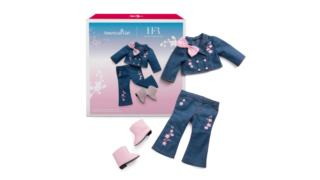 Куклите American Girl ще бъдат стилни благодарение на дрехите на Brooke Sumpter