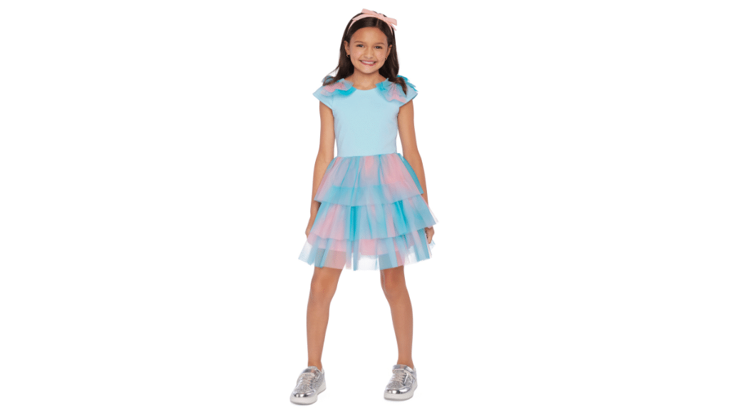 Куклите American Girl ще бъдат стилни благодарение на дрехите на Brooke Sumpter
