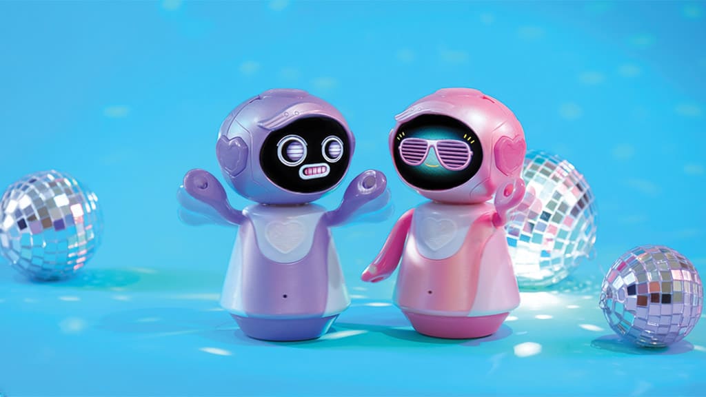 EmotoBOT от Just Play има собствена личност