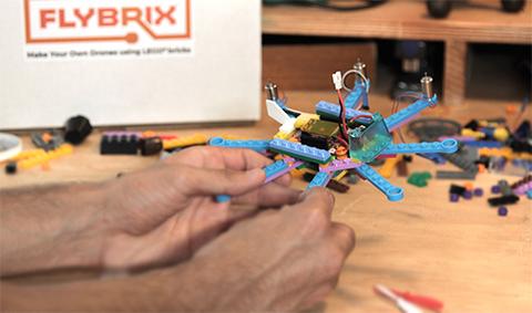 Flybrix дрон от Lego тухлички