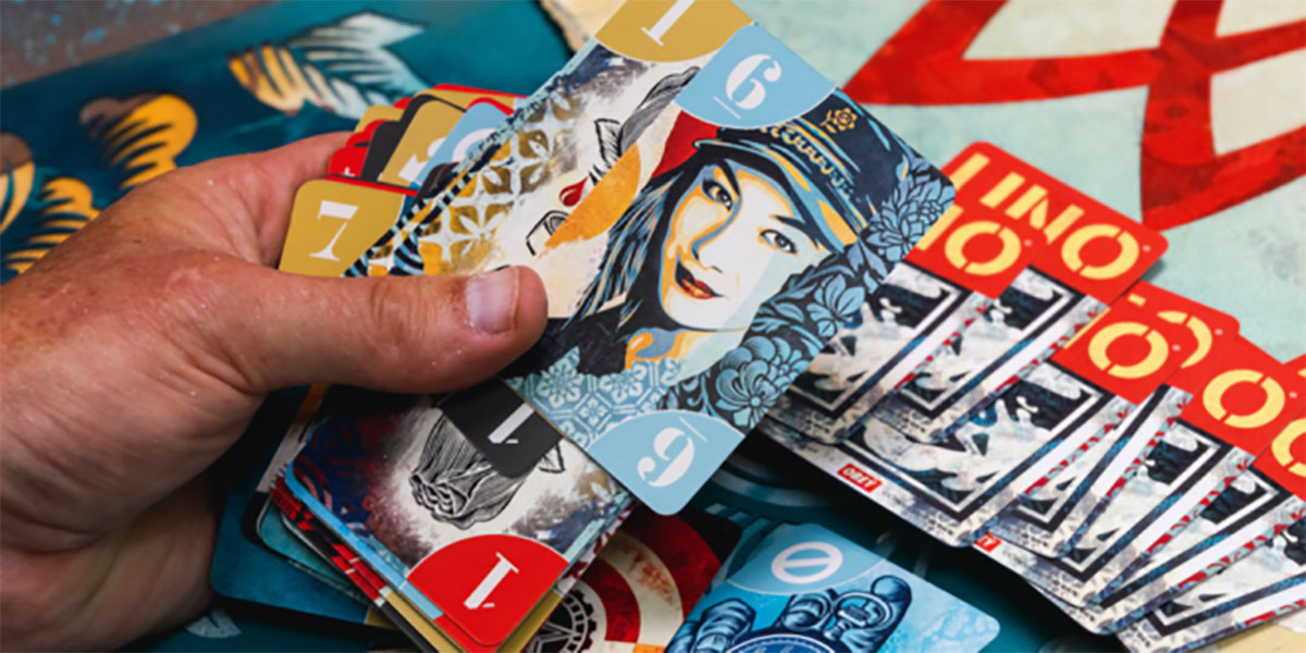 Mattel създава екологично UNO с участието на художника и активиста Shepard Fairey
