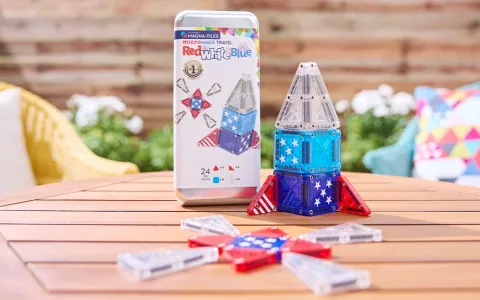 MAGNA-TILES червен, бял и син комплект за пътуване от 24 части