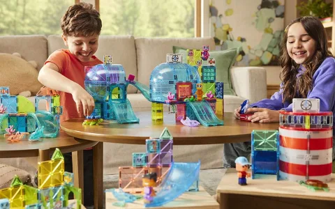 MAGNA-TILES прави голямо впечатление с колекцията си на океанска тематика.