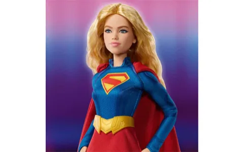 Супергърл спасява играчките с новите продукти на Warner Bros DC