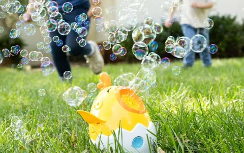 Maxx Bubbles танцуваща сапунена мехурка пускаща пиленце