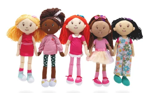 Куклите Groovy Girls на Manhattan Toy се завърнаха в града.
