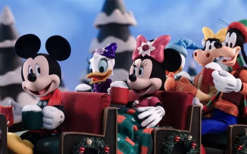 Тези празнични специални издания на Disney Jr. са изпълнени с коледно настроение.