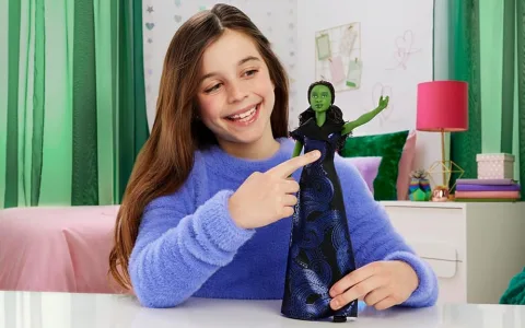 Децата могат да изживеят магията с новите игри Wicked: For Good.