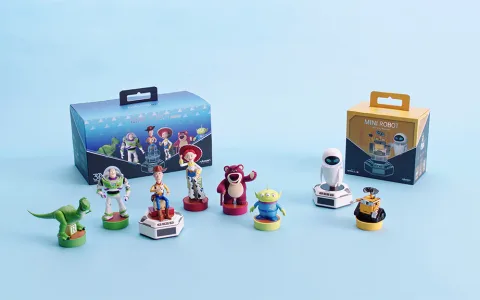 Роботите Robosen MINI съчетават забавлението на Disney с обучението по STEM.