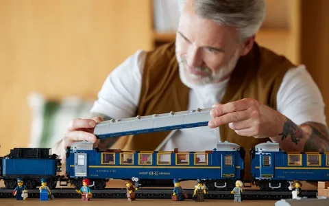 Излитане с комплекта LEGO Orient Express!