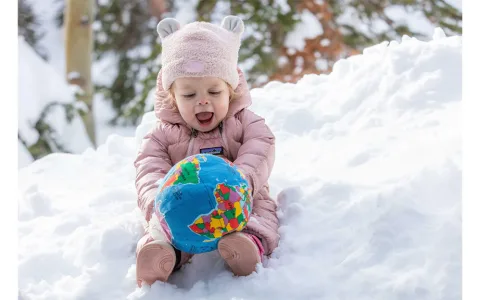Децата могат да открият географията с помощта на Hugg-A-Planet