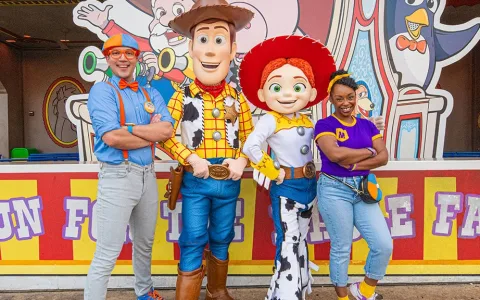 Наслади се на Disney World през Blippin в новите епизоди