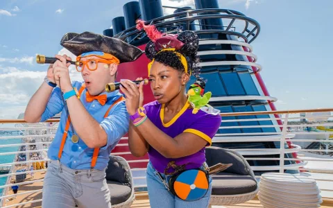 Потопи се в света на Bluey с поредицата на BBC Studios Bluey Танцувай с нас