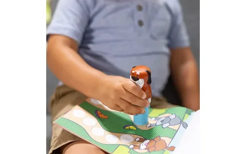 Пакетът Melissa & Doug Sticker WOW! излиза точно навреме за Националния ден на стикерите.