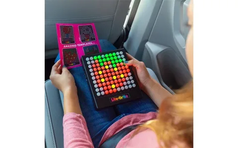 Новото поколение Lite-Brite предлага още повече възможности за игра